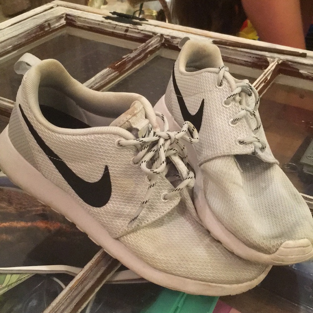 Nike Roche runs - Picture 3 of 3
